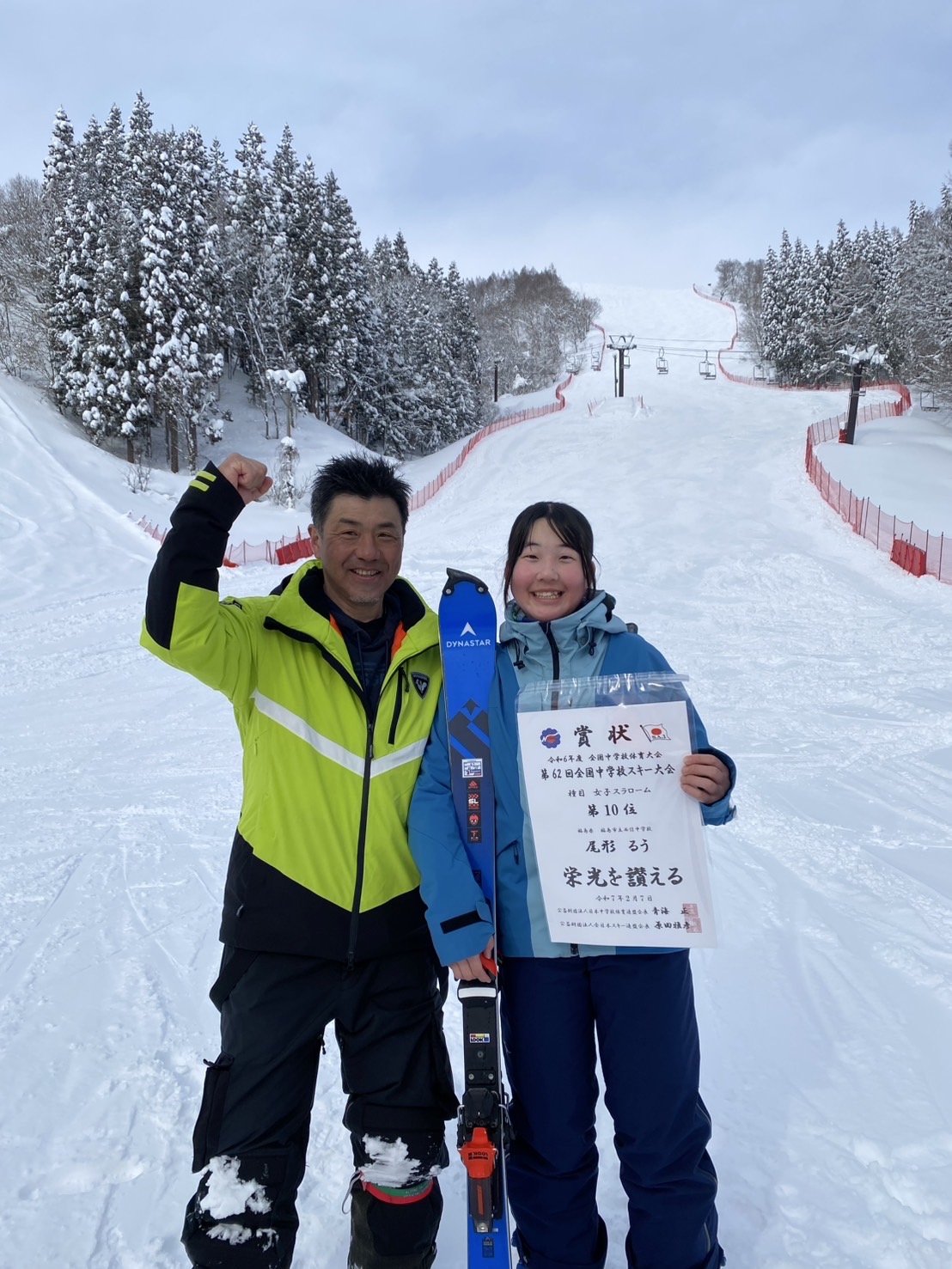 グランデコで練習するスクエアレーシングスポーツ少年団 スポ少 SquareRacingスクエアレーシング ポール練習 ジュニアレーシング グランデコスキー場